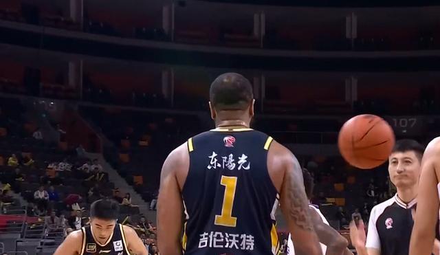 理想的引援, 新赛季的又, 旧将内线大 理想的引援, 新赛季的又, 旧将内线大