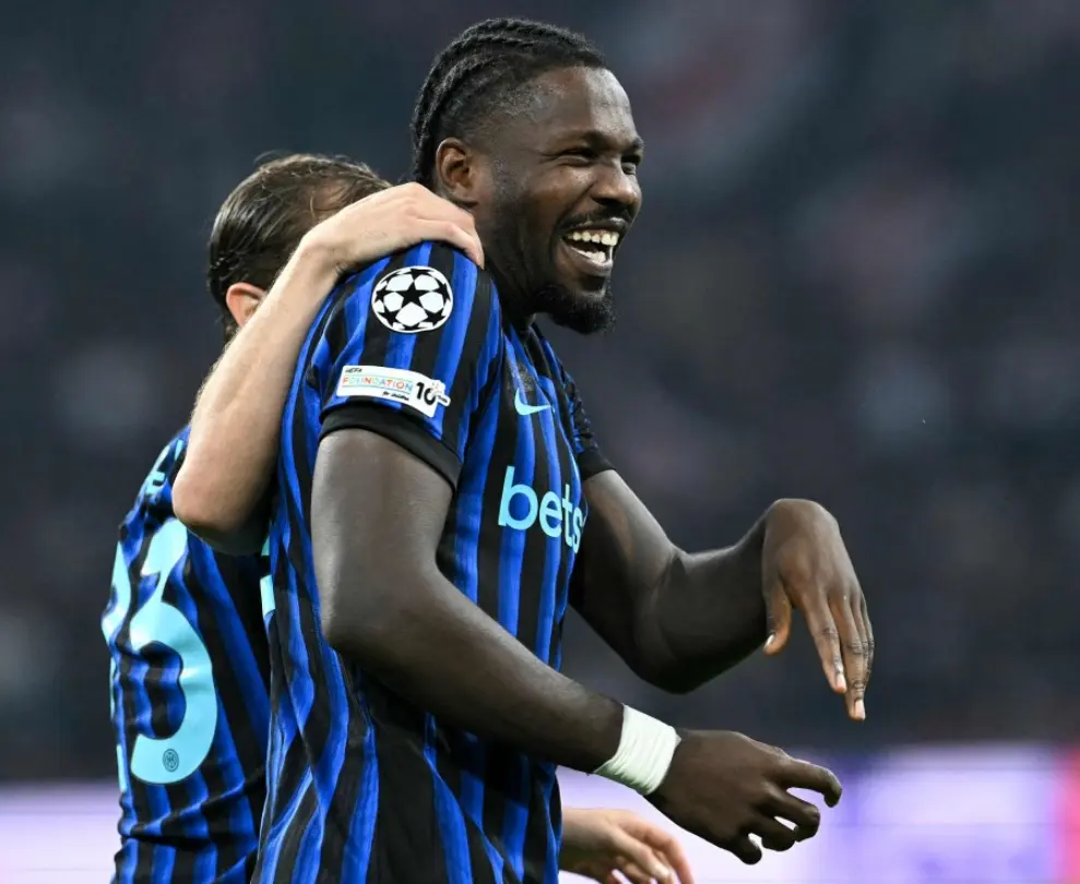 分钟打破了, 团利用角球 分钟打破了, 团利用角球